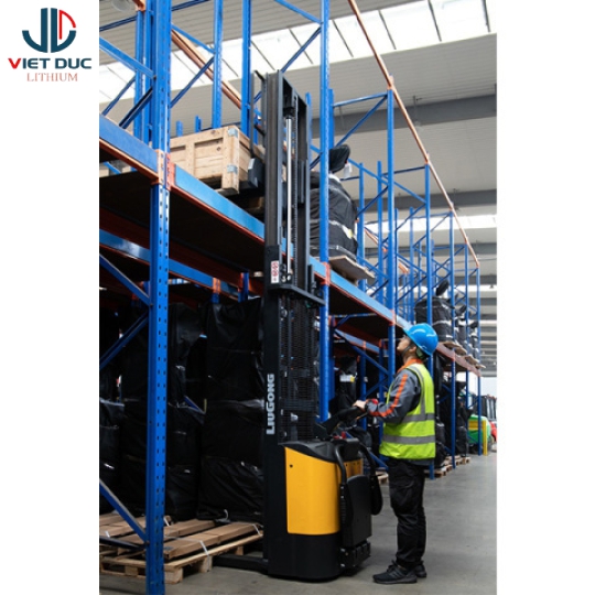 Máy xếp pallet CLG2S015-RF2/N